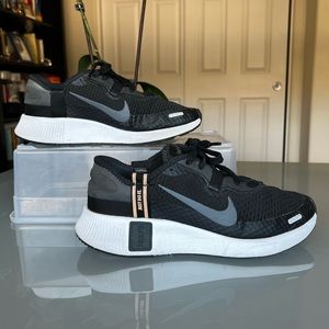 Womens Nike Reposto Sneakers